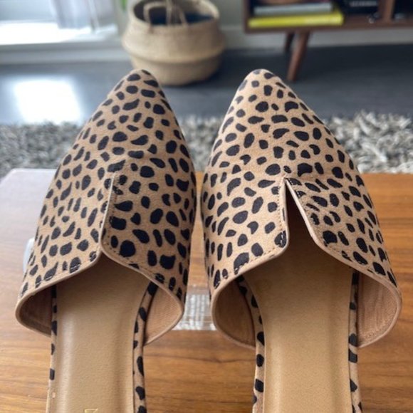 Black and tan flats - Picture 5 of 6